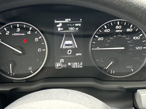 Used 2025 Subaru Crosstrek 2.0i Premium image 12