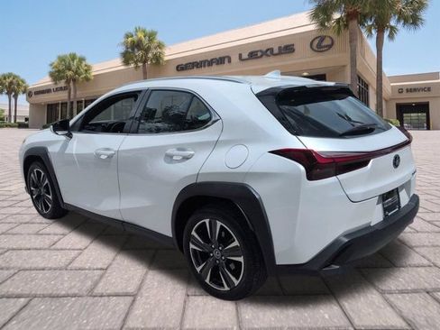 Certified 2025 Lexus UX 300h FWD w/ Accessory Package (Z2) image 6