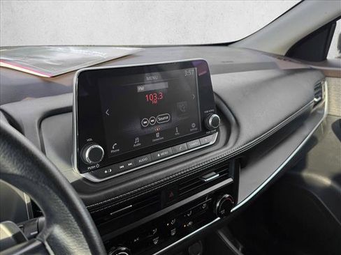 Used 2023 Nissan Rogue S image 13