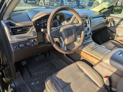 Used 2020 GMC Yukon Denali w/ Denali Ultimate Package image 13