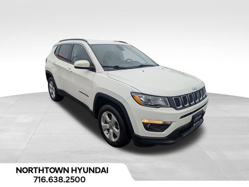 Used 2019 Jeep Compass Latitude image 1