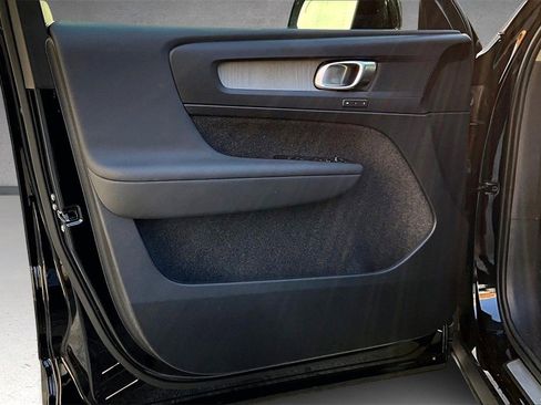 Certified 2026 Volvo XC40 B5 Plus w/ Protection Package Premier image 19