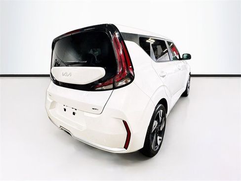 Used 2023 Kia Soul GT-Line image 7