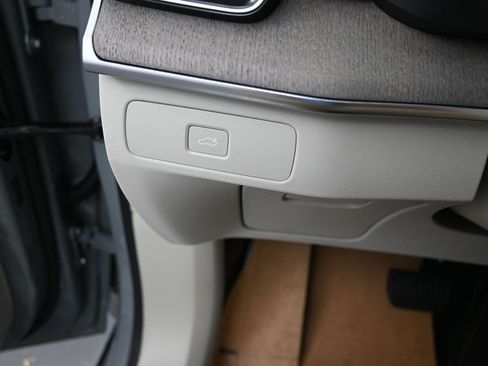 New 2026 Volvo XC90 B6 Ultra image 15