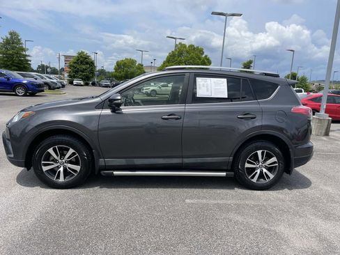 Used 2017 Toyota RAV4 XLE FWD image 7