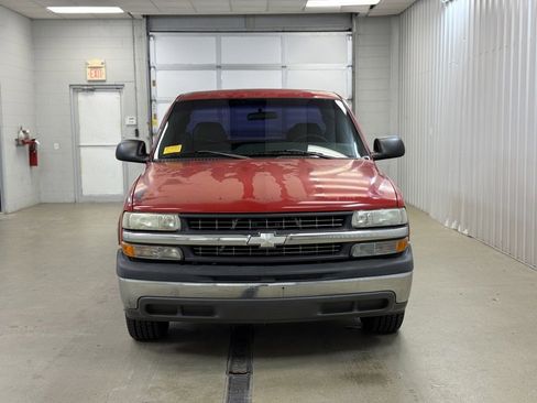 Used 2002 Chevrolet Silverado 1500 Base image 2