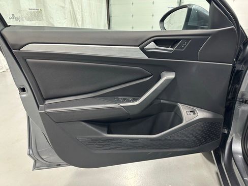 Used 2025 Volkswagen Jetta S image 8