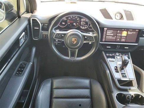 Used 2021 Porsche Cayenne image 37