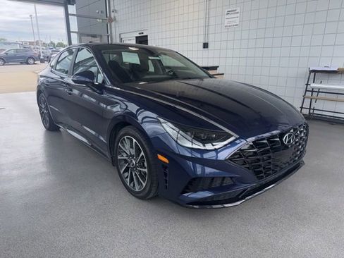 Used 2021 Hyundai Sonata Limited FWD image 2