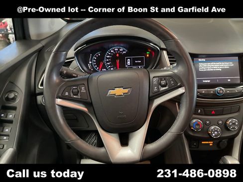 Used 2018 Chevrolet Trax LT w/ LT Convenience Package AWD/4WD image 20
