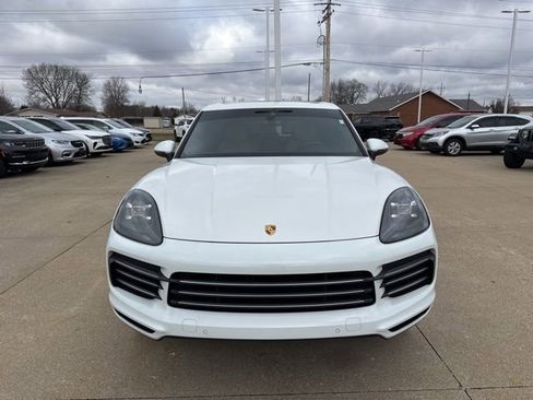 Used 2020 Porsche Cayenne image 2