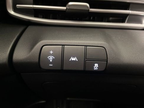 Used 2023 Hyundai Elantra SEL FWD image 28