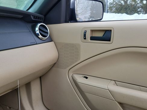 Used 2006 Ford Mustang Premium image 30