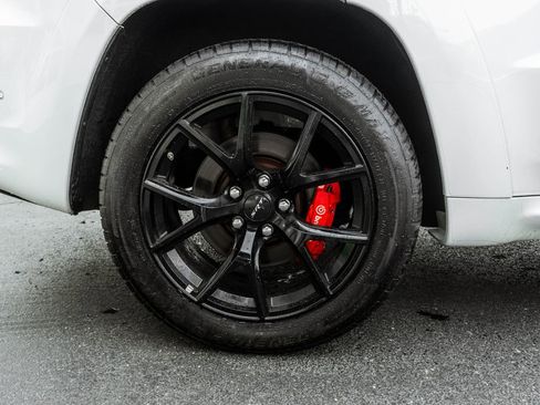 Used 2020 Jeep Grand Cherokee SRT w/ Trailer Tow Group IV AWD/4WD image 34