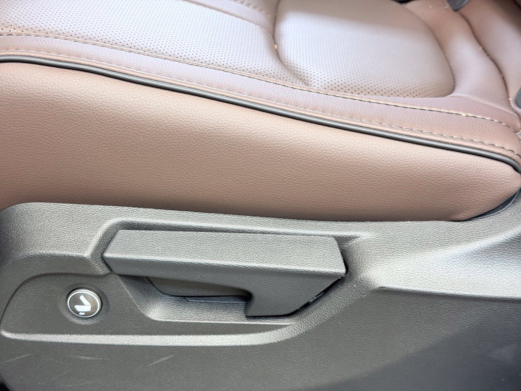 Used 2026 Honda Pilot Elite image 17