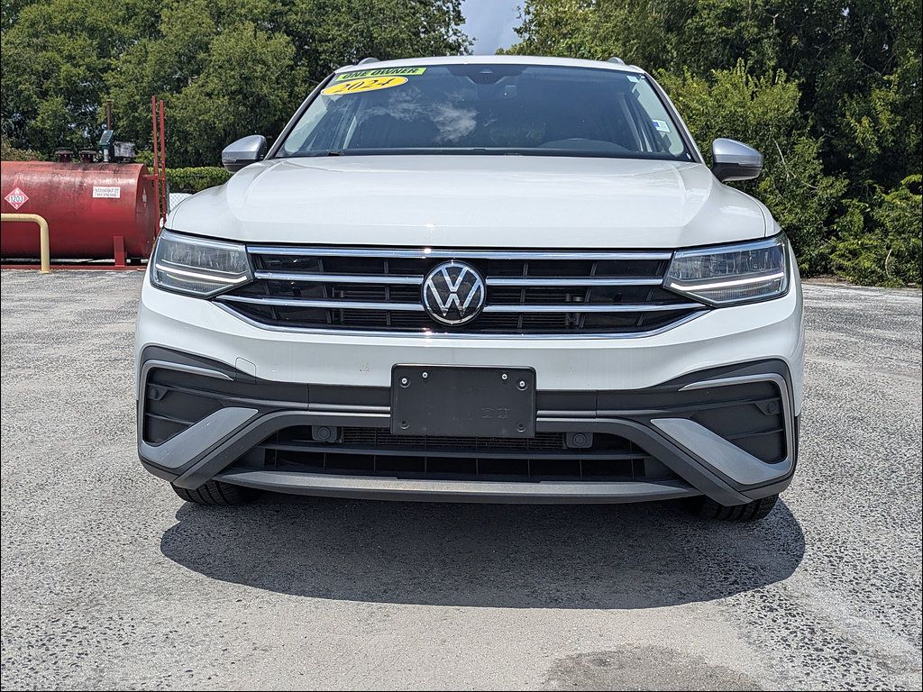 Used 2024 Volkswagen Tiguan Wolfsburg Edition AWD/4WD image 9