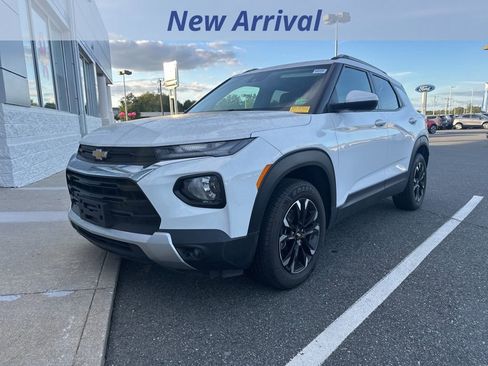 Used 2021 Chevrolet TrailBlazer LT image 1