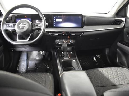 Used 2025 Nissan Kicks SV w/ SV Premium Package AWD/4WD image 24