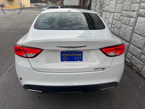 Used 2015 Chrysler 200 S image 5