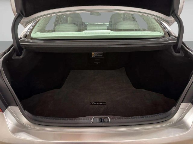 Used 2012 Lexus LS 460 AWD w/ Luxury Value Edition image 32