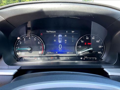 Used 2024 Ford Explorer XLT AWD/4WD image 26