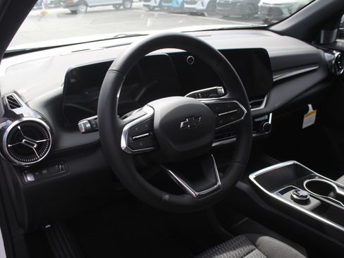 New 2026 Chevrolet Equinox LT w/ Midnight Edition FWD image 11