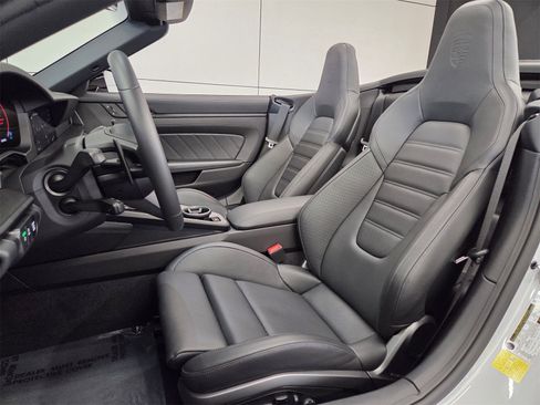 Used 2026 Porsche 911 Carrera 4 GTS image 5