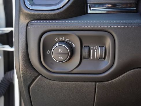 Used 2024 RAM 2500 Limited AWD/4WD image 24