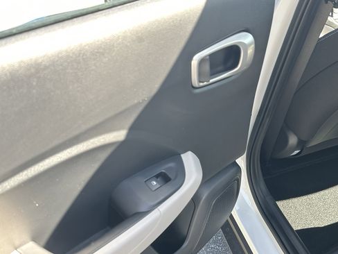 New 2026 Hyundai Venue SEL FWD image 12