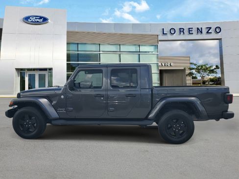 Used 2022 Jeep Gladiator Overland w/ Trailer Tow Package image 8