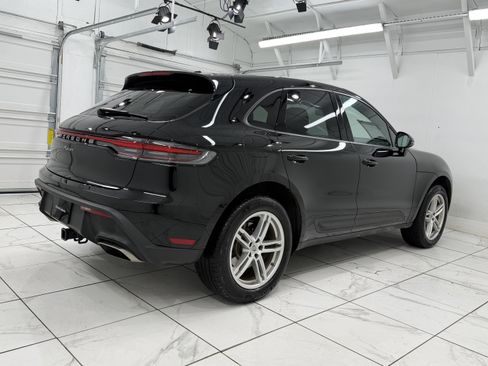 Certified 2025 Porsche Macan image 11