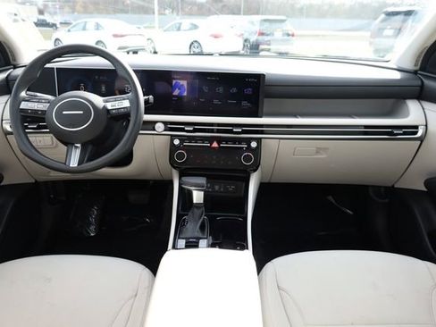 Used 2025 Hyundai Tucson SEL FWD image 13