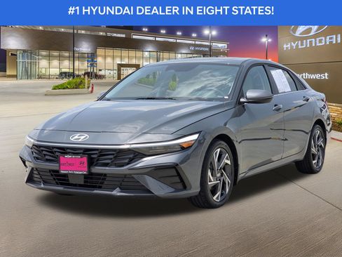 Certified 2025 Hyundai Elantra Limited FWD image 2