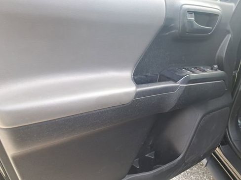 Used 2023 Toyota Tacoma SR AWD/4WD image 14