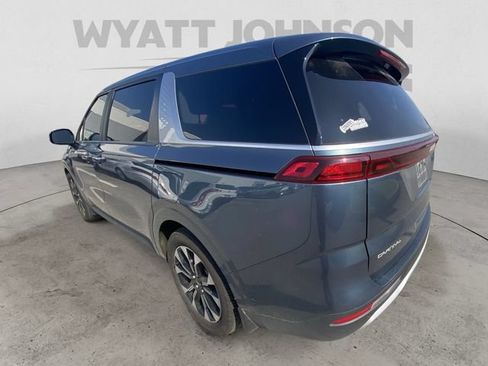 Used 2024 Kia Carnival EX FWD image 7