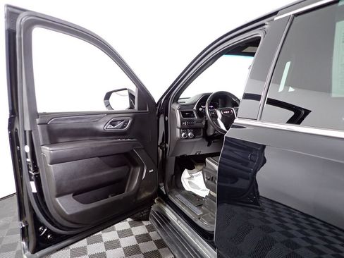 Used 2021 GMC Yukon XL SLT AWD/4WD image 20