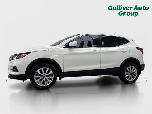 Used 2020 Nissan Rogue Sport S w/ Appearance Package FWD image 2
