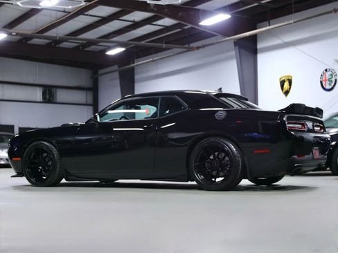 Used 2016 Dodge Challenger R/T image 22