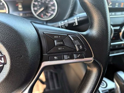 Used 2025 Nissan Sentra SV FWD image 20