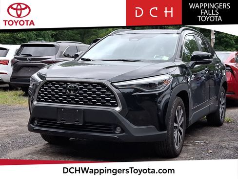 Used 2023 Toyota Corolla Cross XLE w/ Convenience Package AWD/4WD image 1