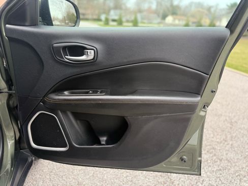 Used 2018 Jeep Compass Limited image 43