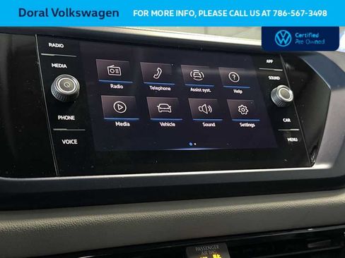 Certified 2022 Volkswagen Taos SE FWD image 18