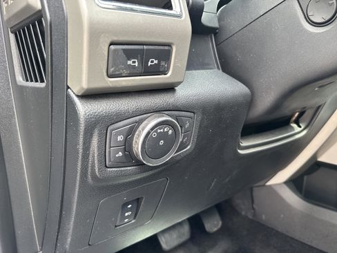 Used 2016 Ford F150 Lariat w/ Equipment Group 502A Luxury AWD/4WD image 12