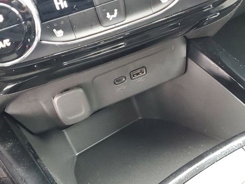 Used 2025 Chevrolet Trax LT w/ LT Convenience Package image 23