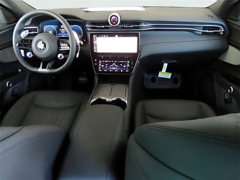 New 2024 Maserati Grecale GT image 20