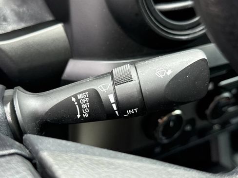 Used 2021 Toyota Tacoma SR AWD/4WD image 14