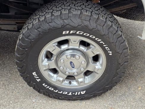 Used 2016 Ford F250 XLT w/ XLT Premium Package image 33