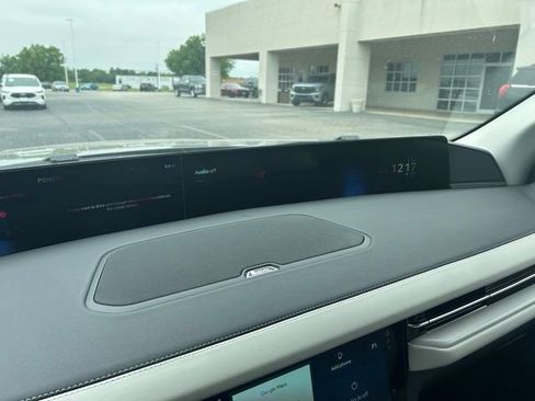 New 2026 Lincoln Navigator Premiere AWD/4WD image 6