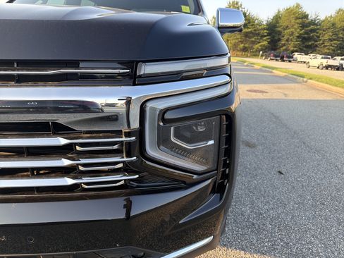 Used 2026 Chevrolet Tahoe Premier AWD/4WD image 6