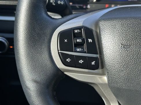 Used 2022 Ford Explorer XLT image 22